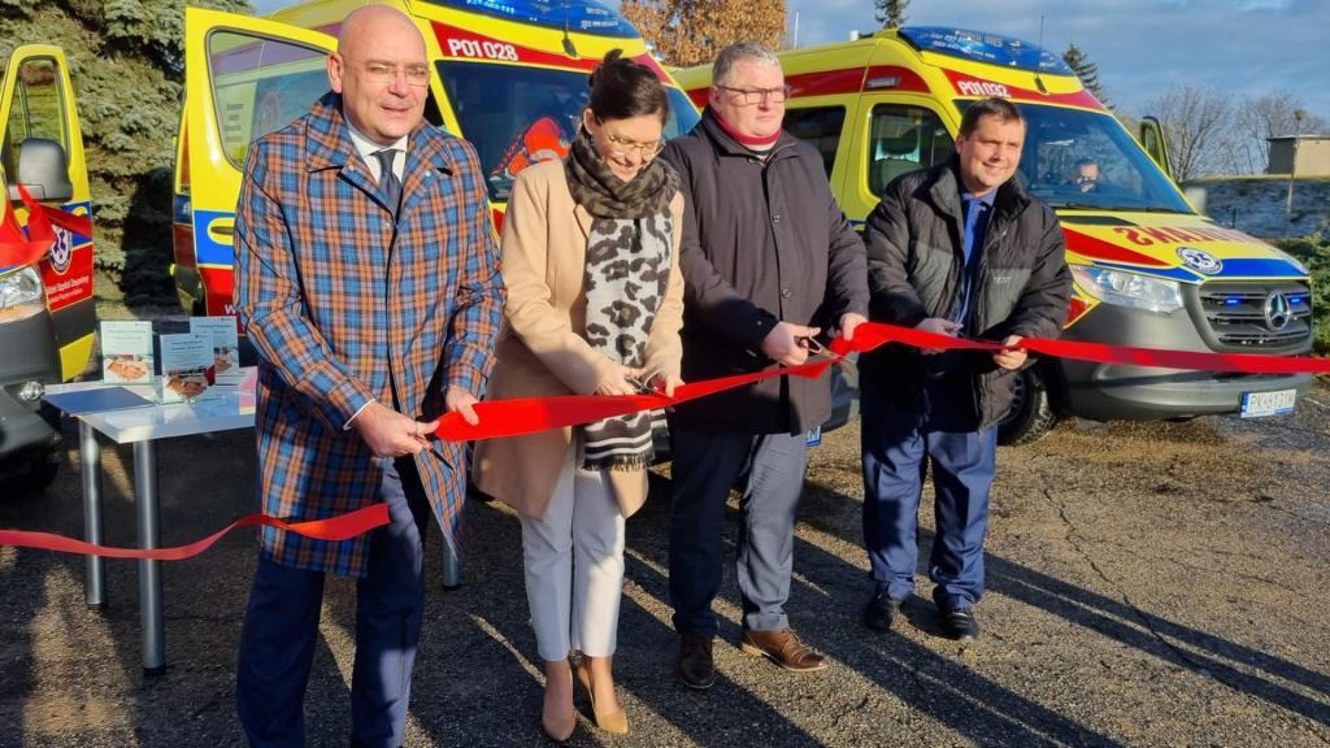 Kaliski szpital ma trzy nowe karetki  - zobacz więcej