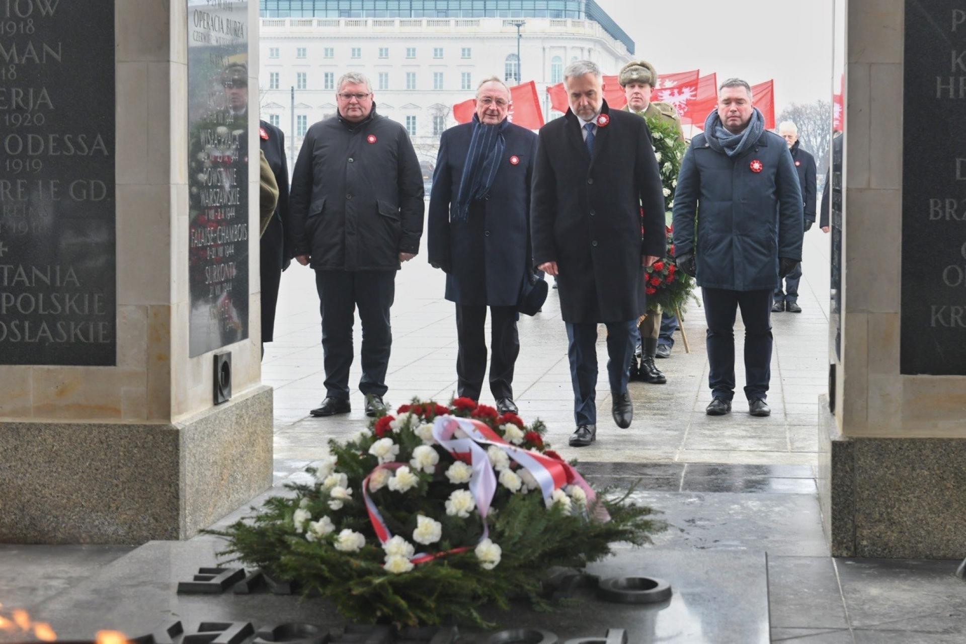 Marszałek Woźniak w Warszawie: Otwieramy nową kartę historii obchodów wybuchu Powstania  - zobacz więcej