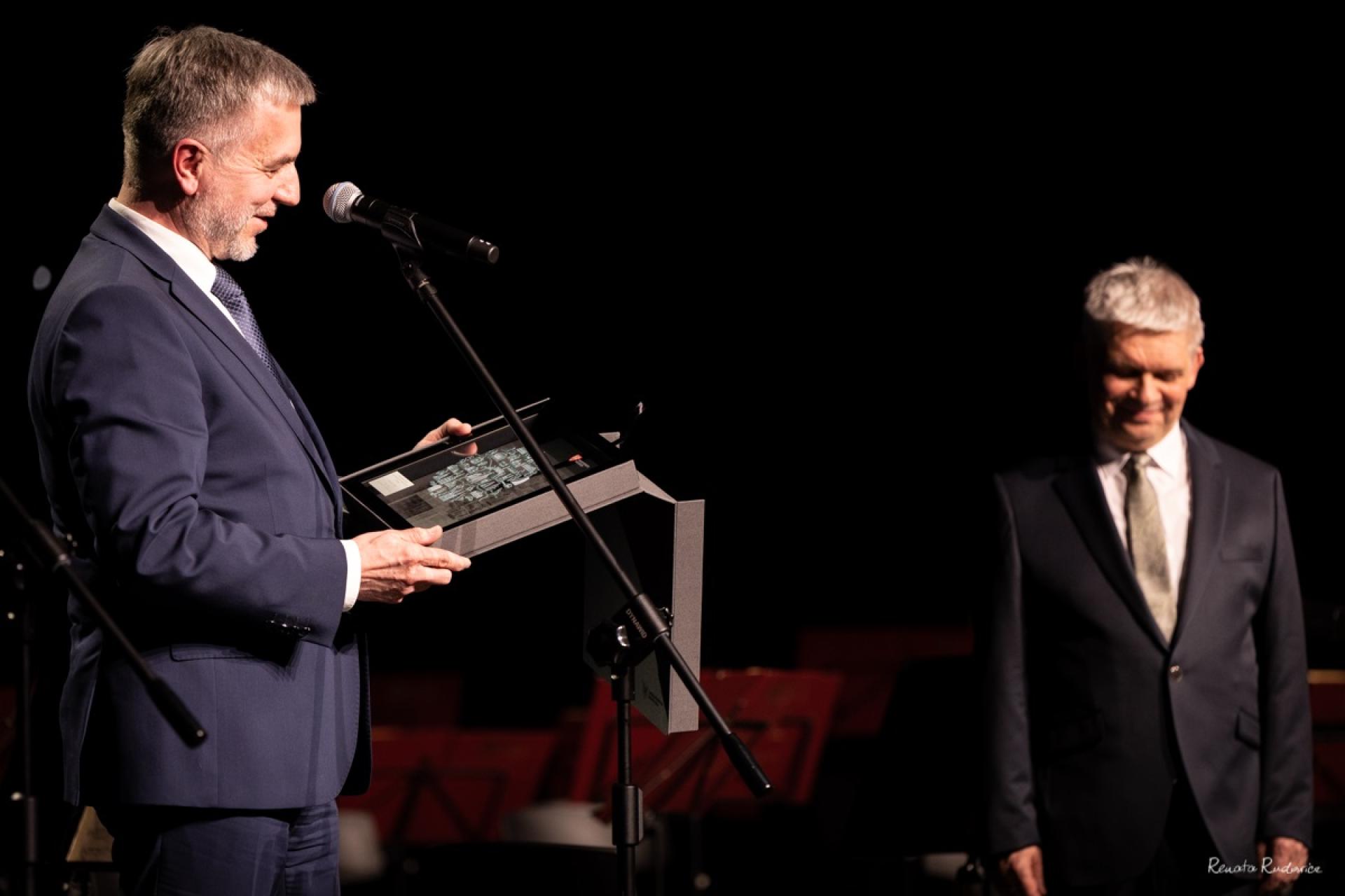 Dwadzieścia lat dla Chopina - zobacz więcej