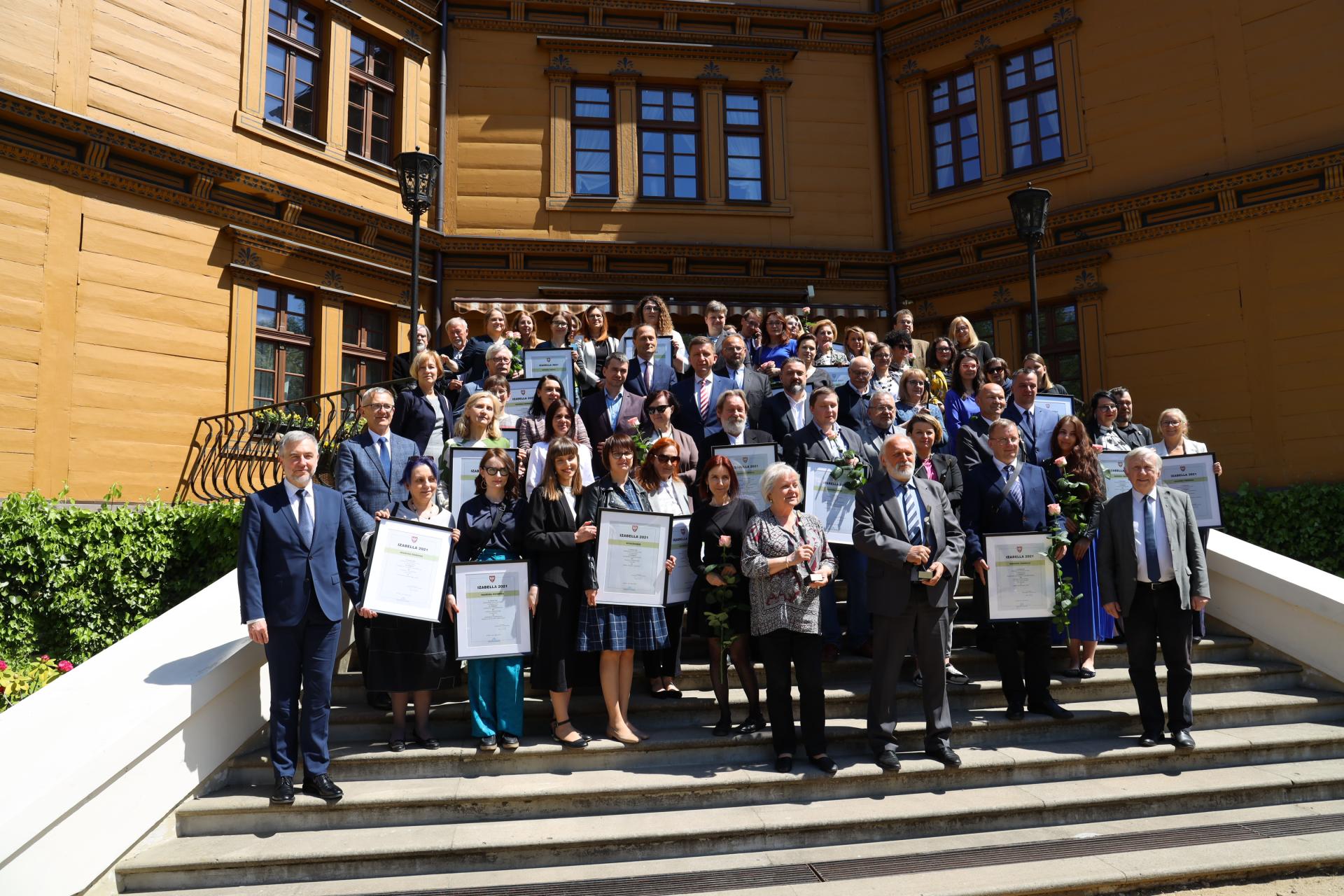 Marszałek wręczył Izabelle 2021  - zobacz więcej