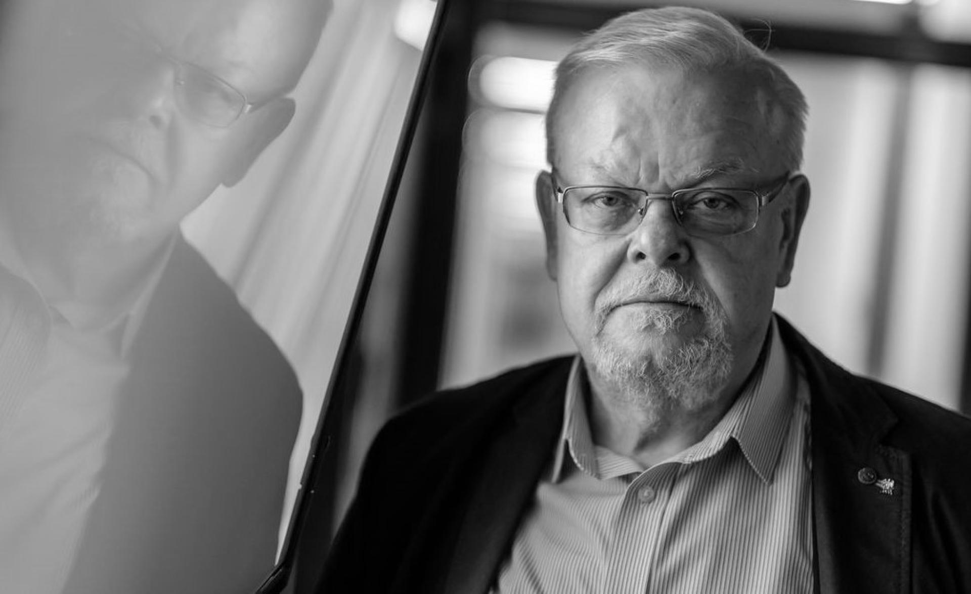 Na Cmentarzu Junikowskim pożegnaliśmy prof. Andrzeja Marka Wyrwę  - zobacz więcej