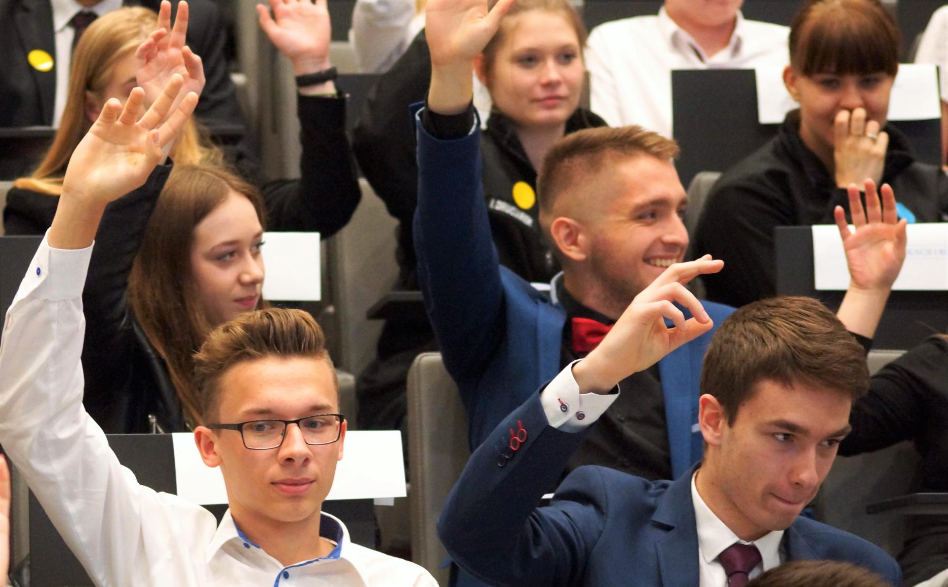 SZUKAMY MŁODYCH RADNYCH - TO JUŻ OSTATNI DZWONEK! - zobacz więcej