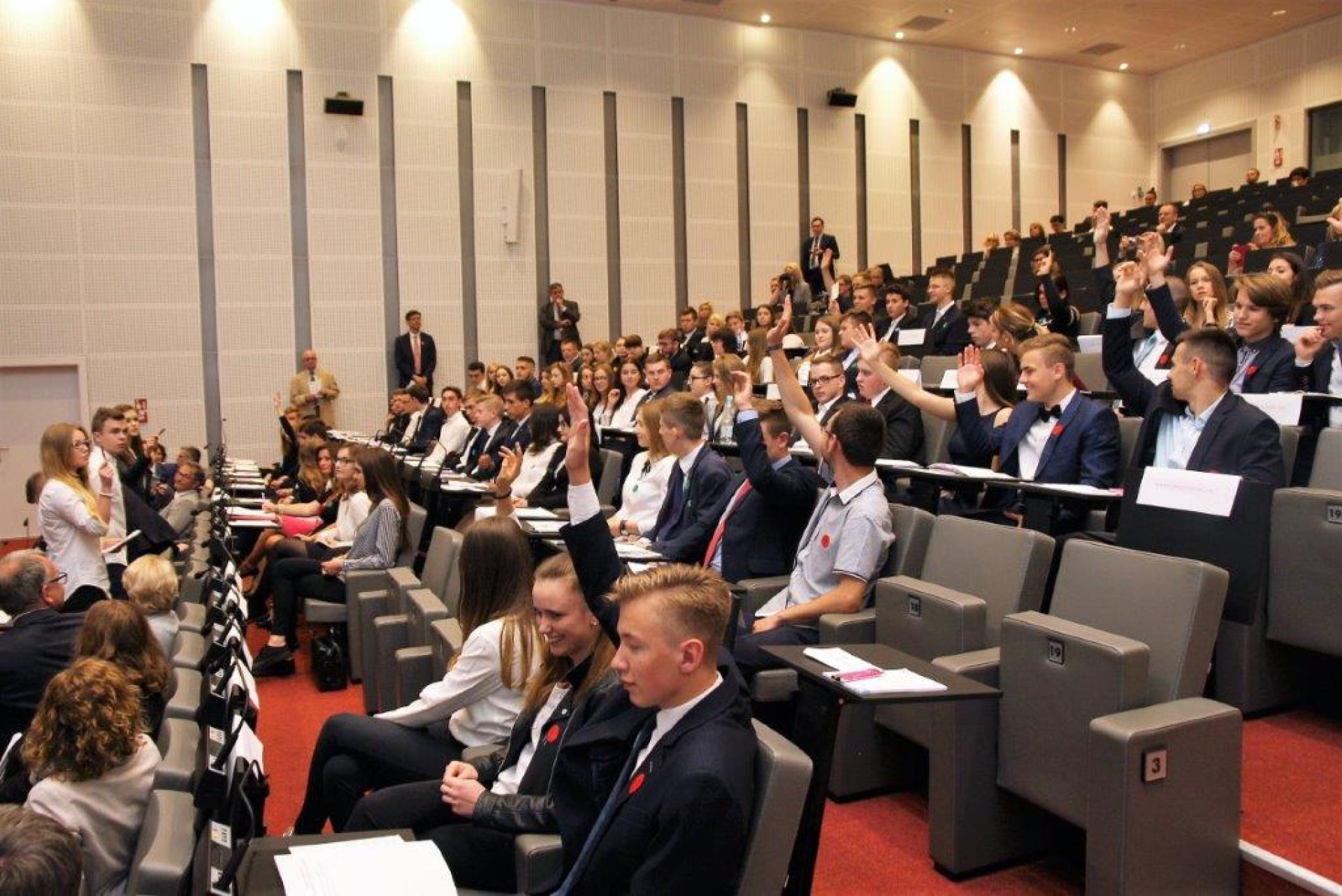 Blisko 150 zgłoszeń do Młodzieżowego Sejmiku Województwa Wielkopolskiego  - zobacz więcej