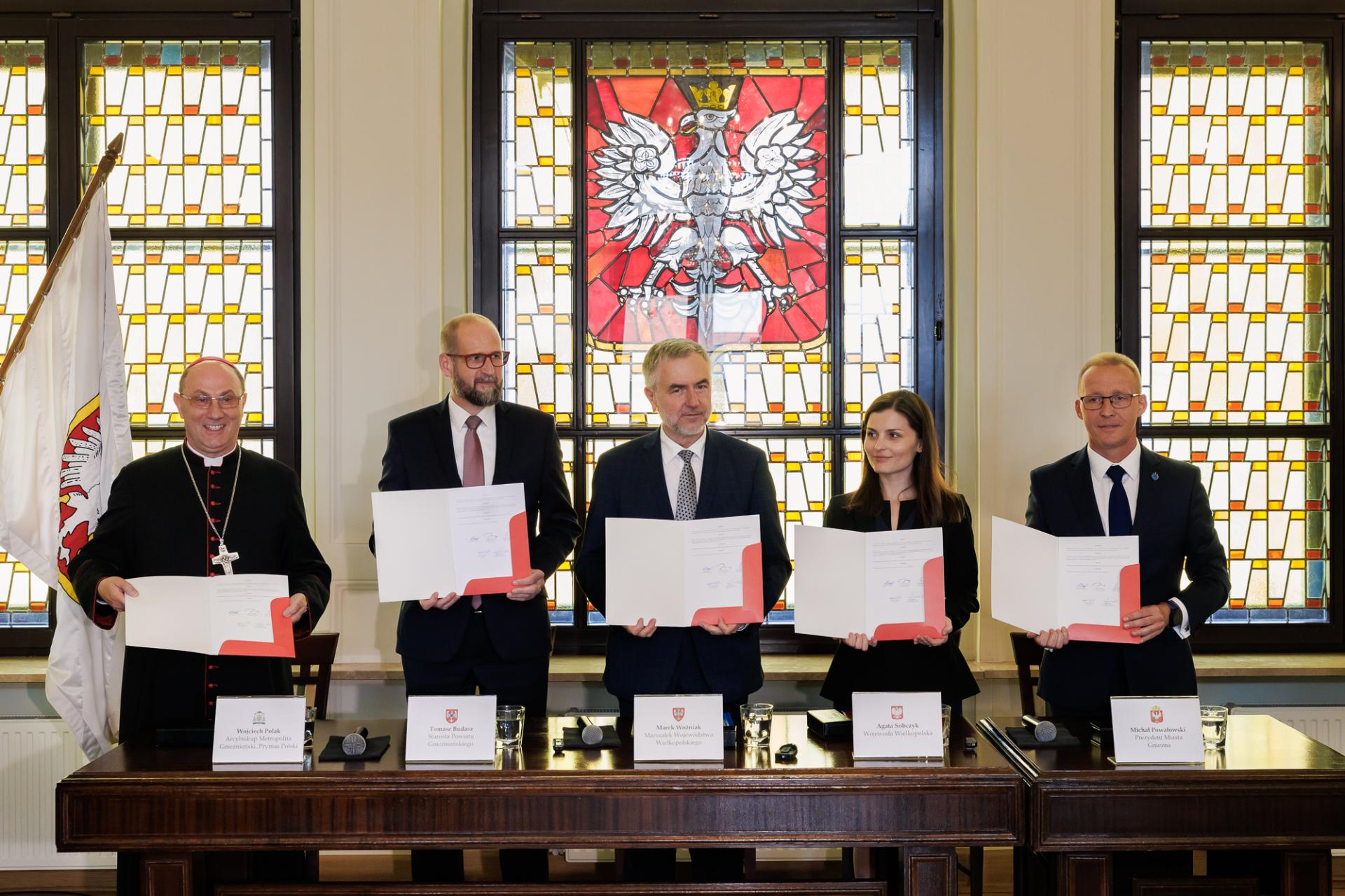 Razem w sprawie obchodów tysiąclecia koronacji królewskich  - zobacz więcej