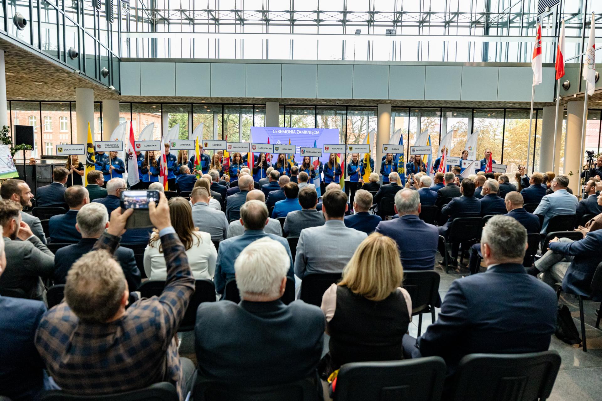 Zgasł znicz XXXI Ogólnopolskiej Olimpiady Młodzieży w Sportach Letnich  - zobacz więcej