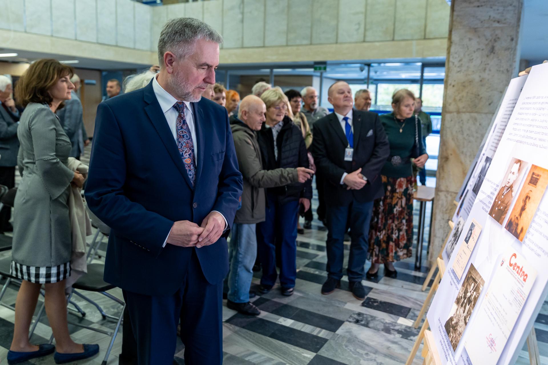 Pamięci Majora Zenona Wechmanna. Wystawa w Urzędzie Wojewódzkim - zobacz więcej