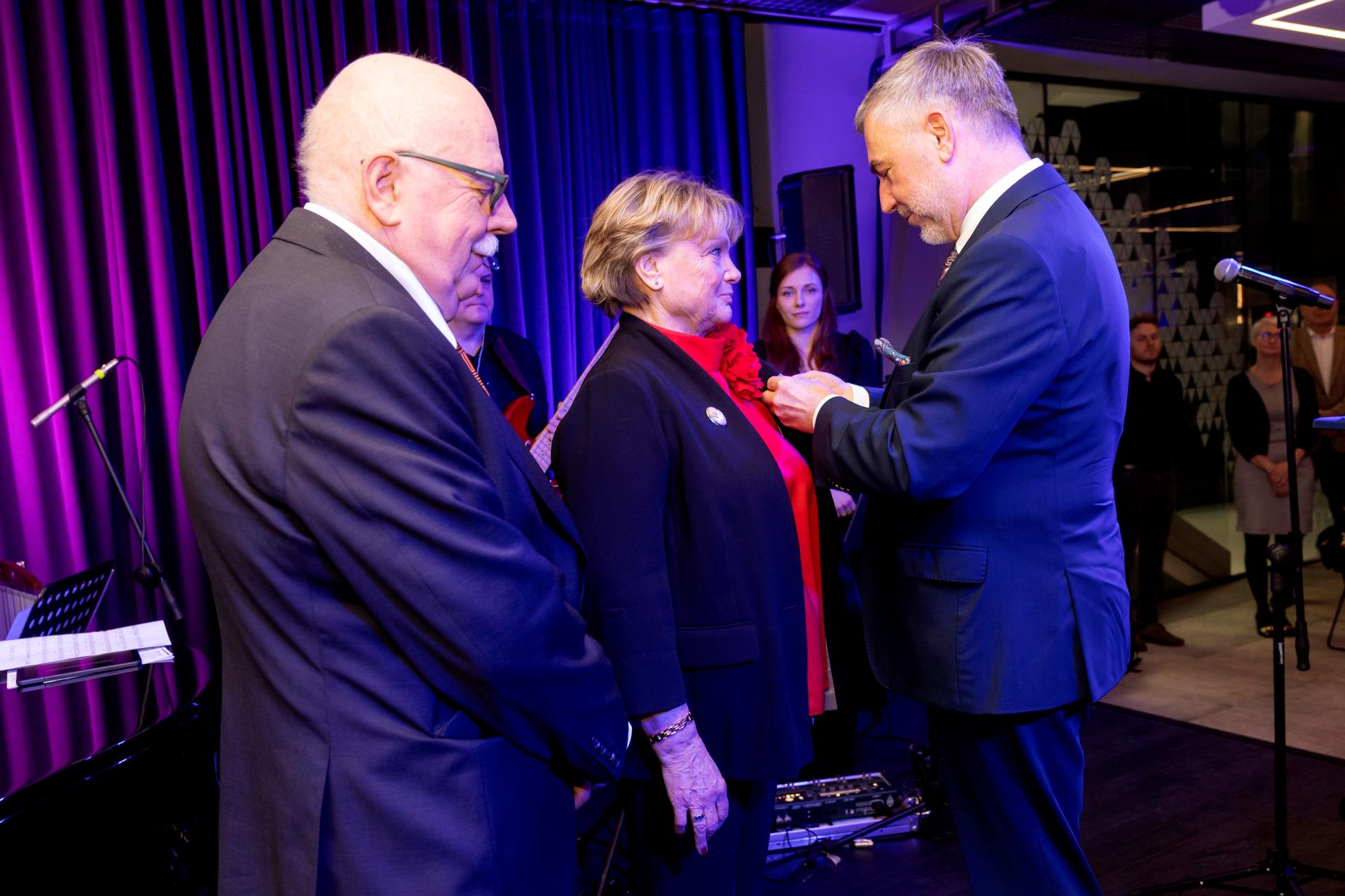 Świąteczne spotkanie u medyków z odznakami honorowymi - zobacz więcej