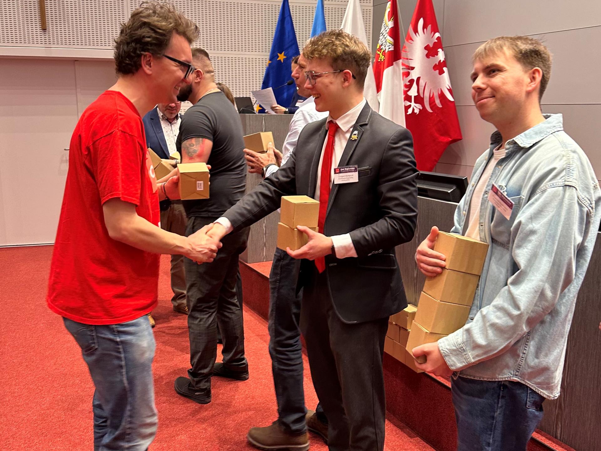 Umww Jubileuszowa Szlachetna Paczka w siedzibie UMWW