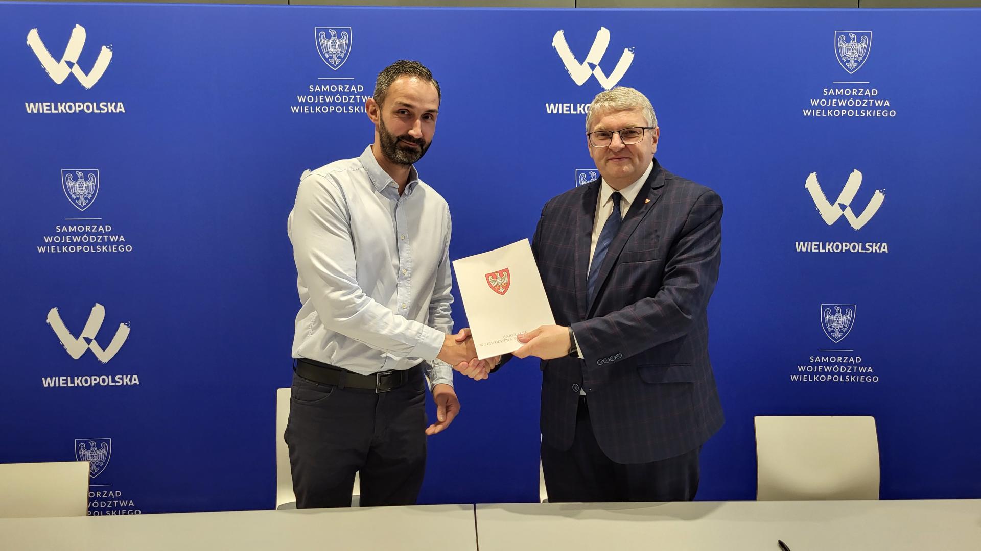 Umowy o wartości 1,2 mln zł na 18 zbiorników małej retencji - zobacz więcej