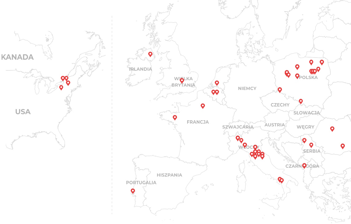 Kontur Europy i Ameryki Północnej ze wskazaniem miejsc, w których wystawa była prezentowana.